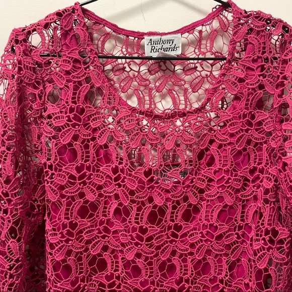 Gorgeous Brilliant Pink Floral Lace Anthony Richards Top! - Picture 10 of 13